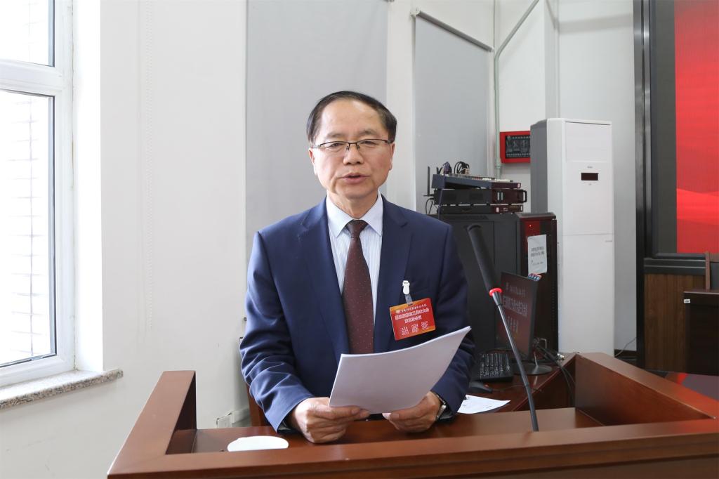 副院长王华同志就《学院绩效工资调整方案》作说明