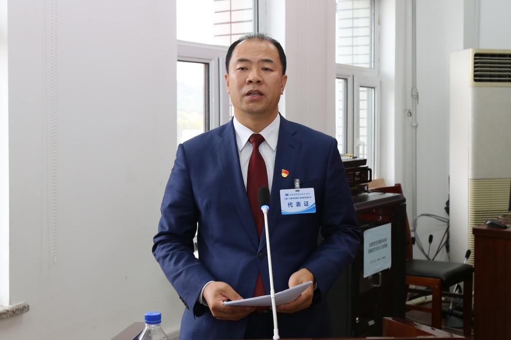 学院院长曹炳志作行政工作报告